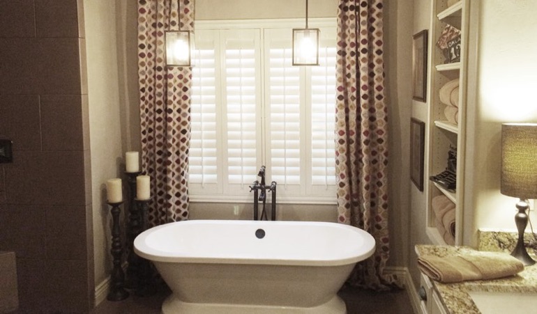 Polywood Shutters in Clearwater Bathroom